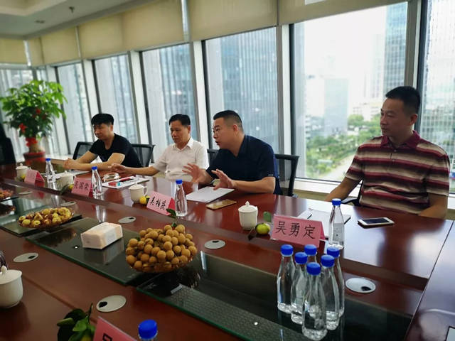 新加坡延陵吳氏總會會長吳佶財(cái)夫婦蒞臨蟻?zhàn)寰W(wǎng)交流指導(dǎo)